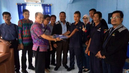 Sebanyak 23 TKS Kecamatan di Lampura Terima Bantuan Perlengkapan