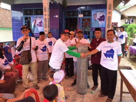 Gubernur Ridho Gelar Bakti Sosial Bersama Kawan 98 di Desa Suka Arum
