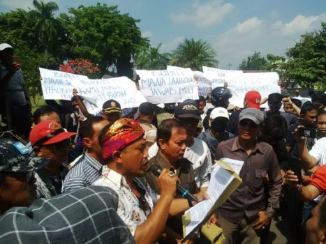 Pencairan Uang Proyek Macet, Para Kontraktor Kembali Demo di Pemkab Lampura