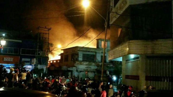 Gedung Eks-Bioskop Panorama Telukbetung Ludes Terbakar