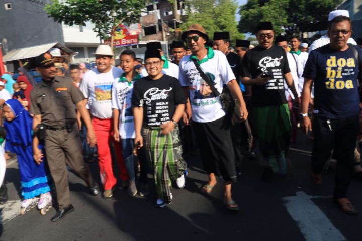 Cak Imin Jalan Sehat Sarungan Bersama 50 Ribu Santri
