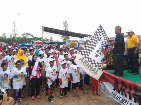 Arinal Djunaidi Lepas Puluhan Ribu Peserta Jalan Sehat Arinal