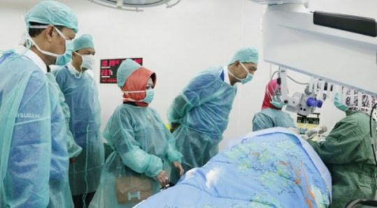 HKN ke-53, Gubernur Ridho Bantu Operasi Katarak Gratis 270 Pasien