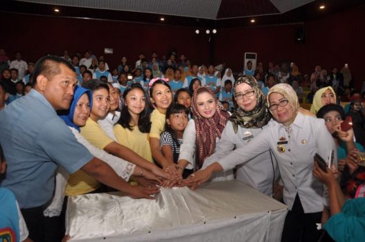 Yustin Ficardo Resmikan Bioskop untuk Anak-Anak