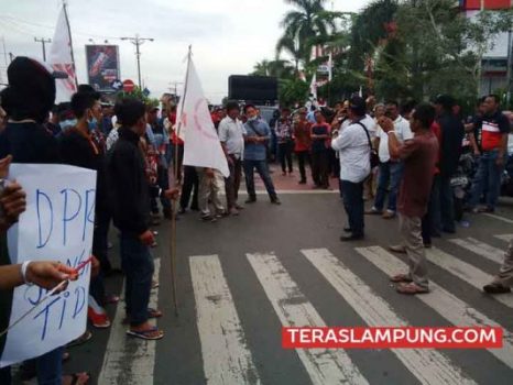 Uang Proyek Belum Dibayar, Para Kontraktor Lampung Utara Kembali Gelar Unjuk Rasa