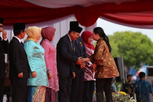 Gubernur Ridho Ficardo Terima Satya Lencana Kebaktian Sosial 2017