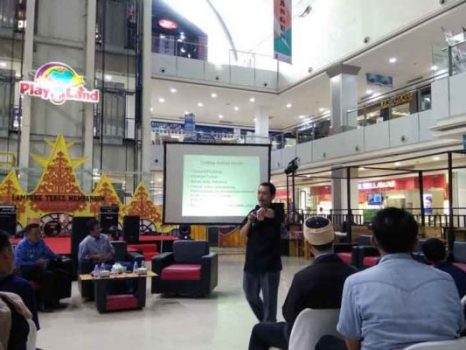 Dua Jurnalis Senior Lampung Jadi Pemateri Kursus Menulis Esai