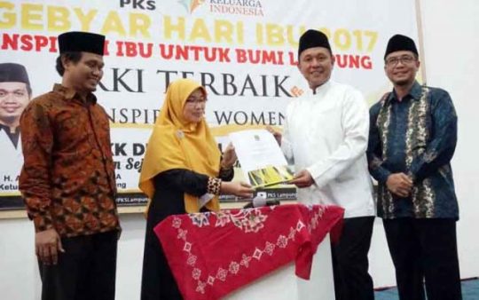 Mustafa dan BPKK PKS Lampung Teken Kontrak Politik