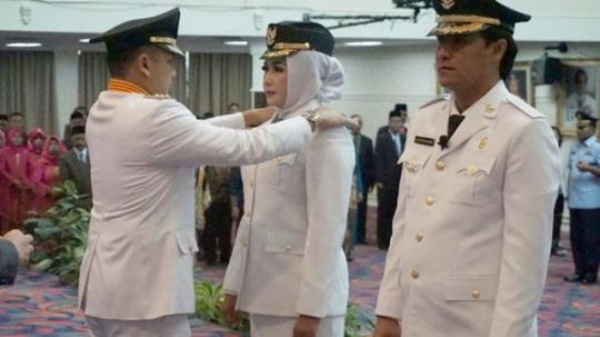 Winarti dan Hendriwansyah Resmi Jabat Bupati dan Wakil Bupati Tulangbawang