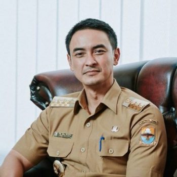Dugaan Suap Pengesahan APBD,KPK Geledah Kantor Gubernur Zumi Zola