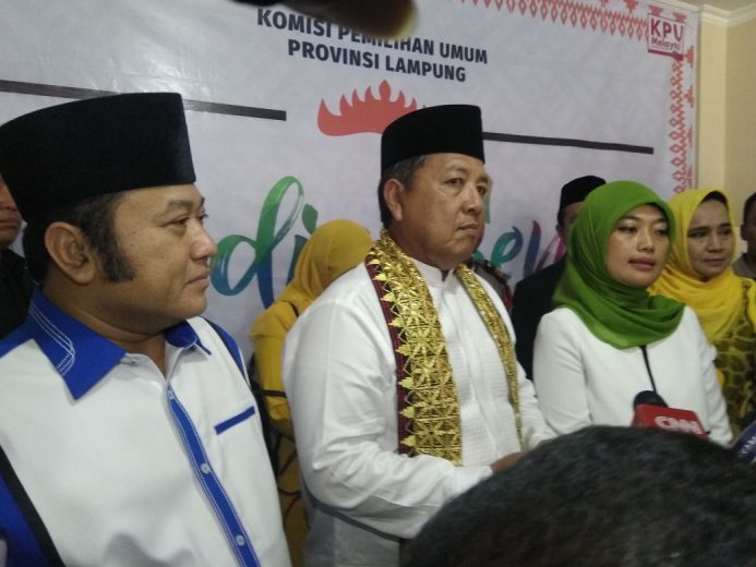 Pilgub Lampung, Berkas Pendaftaran Arinal-Nunik Lengkap