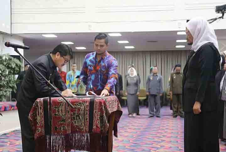 Gubernur Ridho Terapkan PP No.11/2017 dalam Pelantikan 132 Pejabat Fungsional Pemprov