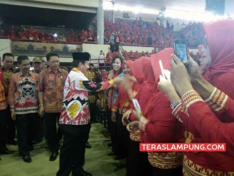 Insentif Cair, Ribuan Guru Honorer di Bandarlampung Berterima Kasih kepada Herman HN