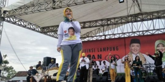 Nunik Ajak Kaum Perempuan di Lambar Pilih Cawagub Perempuan
