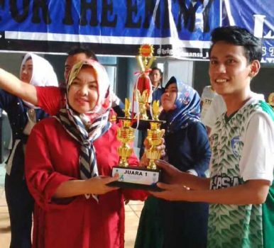 Tim SMAN 1 Kotabumi Juara Turnamen Futsal STMIK Surya Intan