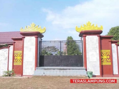 Keratuan Darah Putih, “Dalung Kuripan”, dan Persaudaraan Banten-Lampung