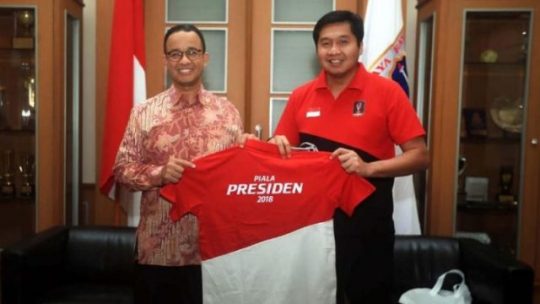 Ara Mengaku 100 Persen Salah dalam Kasus Anies Dicegah Paspampres Dampingi Jokowi Serahkan Piala Presiden