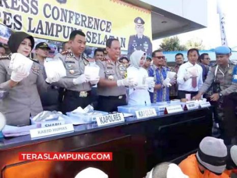 Empat Pelaku Dibekuk, Polisi Gagalkan Pengiriman 10 Kg Sabu-Sabu di Pelabuhan Bakauheni