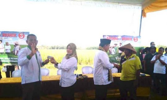 Kampanye di Lampung Timur, Arinal- Nunik Luncurkan Kartu Petani Berjaya