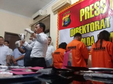 Alasan Menganggur, Pasangan Suami-Istri di Bandarlampung Ini Jual Sabu-Sabu