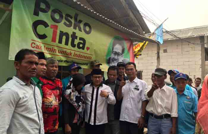 Ikut Tradisi Nadran, Cak Imin Ajak Nelayan Bersihkan Sampah Plastik