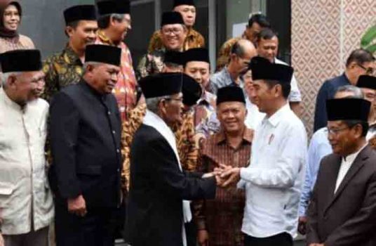 Jokowi Mengaku Difitnah dengan Gambar Dirinya Ikut Kampanye PKI