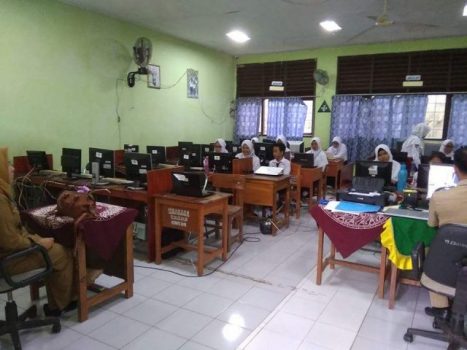 Mundur dari Jadwal, UNBK SMP-MTs di Bandarlampung Lancar