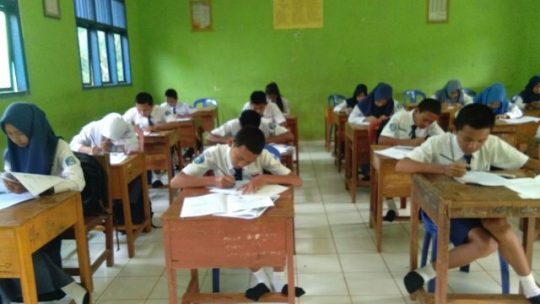UNBK Hari Pertama SMPN 2 Kasui Tertib dan Lancar