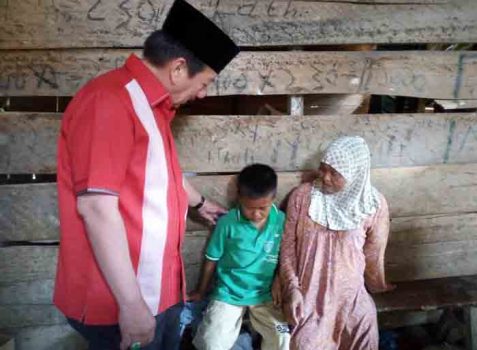 Herman HN akan Bantu Pemilik Rumah tak Layak Huni Ini Usai Cuti Pilgub