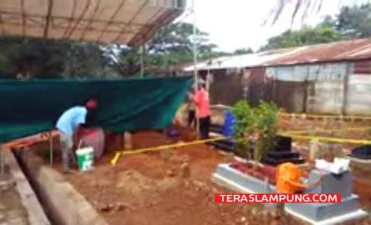 Sebelum Dibongkar, Ada Barang Ini di Atas Pusara Yogi Andika