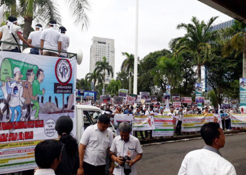 Protes Pembatasan Kartu Perdana, Para Pemilik Konter Demo Ke DPRD Sumsel