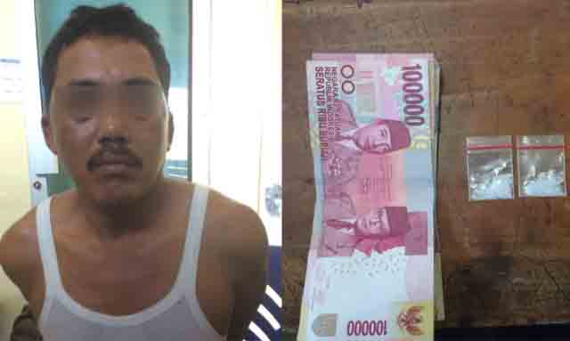 Bahtiar dan barang bukti dua paket sabu, uang tunai Rp 500 ribu yang diamankan petugas Satres Narkoba Polres Lampung Tengah
