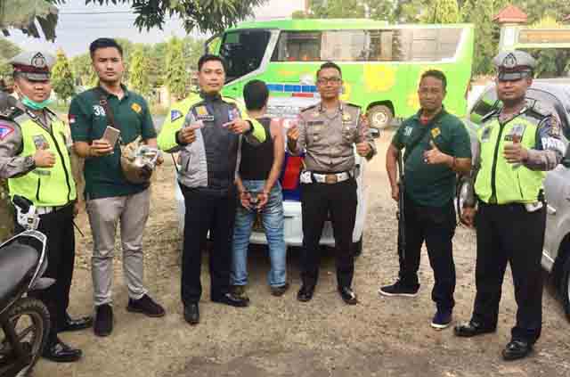 Terpergok Polisi, Warga Lamteng Ini Buang Plastik Berisi 90 Butir Ekstasi