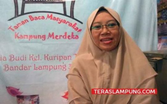 Inilah Alasan Karyawati PT SGC Ini Jadi Relawan TBM Kampung Merdeka di Pinggir Kali Belau