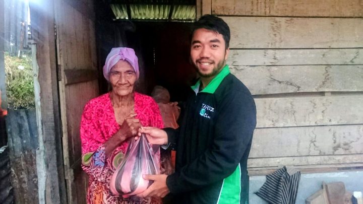 Ibu Nurlena, 75 tahun, warga prasejahtera Jalan Bahder Johan, Kelurahan Guguk Malintang, Kecamatan Padang Panjang Timur, Kota Padang Panjang