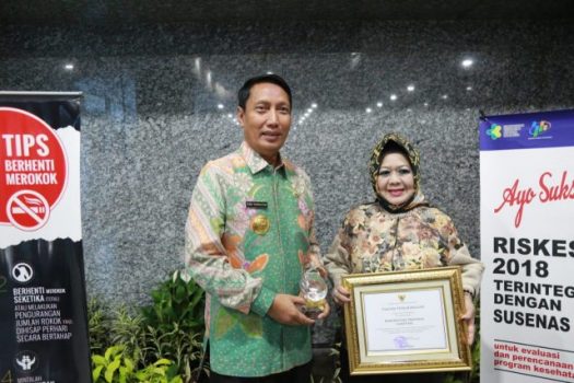 Pjs Gubernur LampungTerima Penghargaan Pastika Parama dari Menteri Kesehatan