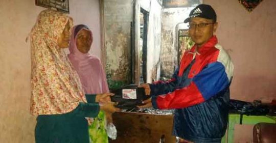 ACT Lampung Salurkan Bantuan Korban Kebakaran di Way Halim