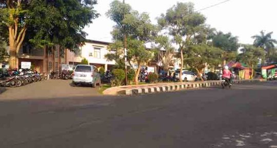 Minta Uang Parkir, Juru Parkir Stadion Pahoman dan Anaknya Dibacok Pria tak Dikenal