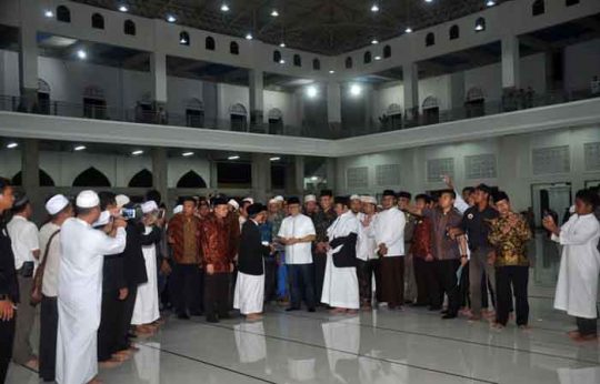 Di Ponpes Al-Fatah Negara Ratu, Masjid Terbesar di Lampung Diresmikan