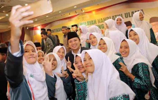 Ridho Ficardo Jadi Idola Para Santriwati