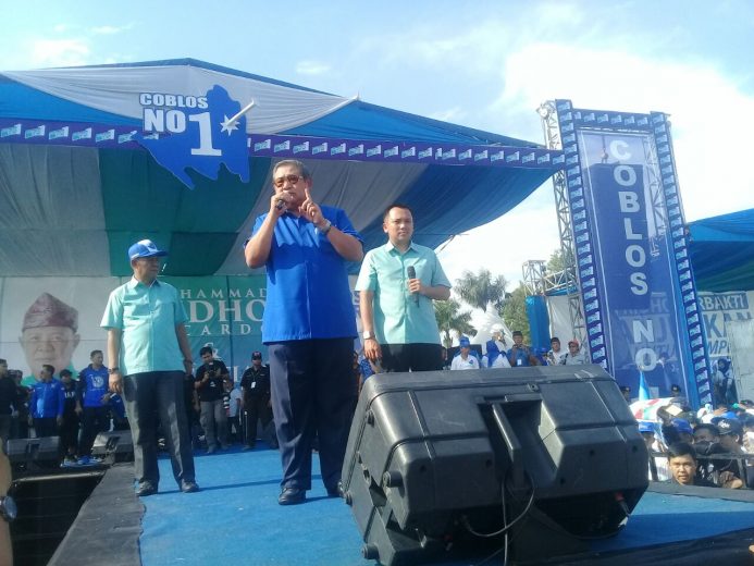 SBY bersama Ridho Ficardo dan Bachtiar Basri berkampanye di Metro, Sabtu (12/5/2018).