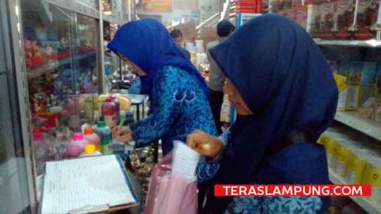 BPPOM Bandarlampung Temukan Zat Pewarna Berbahaya dan Produk Ilegal di Toko Aladin Jaya