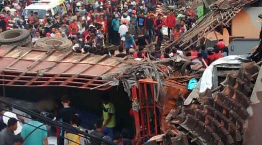 12 Orang Tewas dalam Kecelakaan Maut di Brebes, Ini Data Korbannya