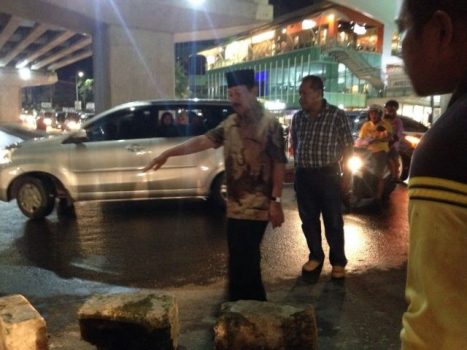 Minggu Malam, Herman HN Kembali Tinjau “Fly-Over” di depan MBK