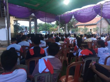 Warga Lampung Timur Tak Ingin Menukar Harapan Kesejahteraan dengan Sekadar Sarung