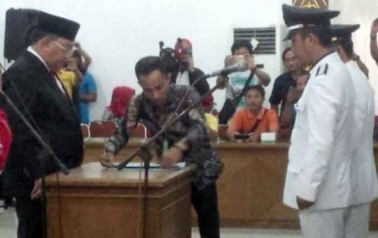 Dilarang Kemendagri, Plt Bupati Lampura Tetap Rolling Pejabat Eselon
