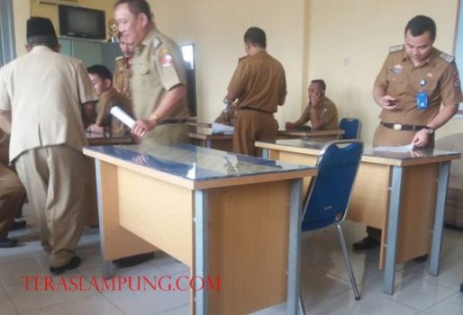 Awasi Pembatalan Rolling Pejabat, Tim Kemendagri Sambangi Pemkab Lampura