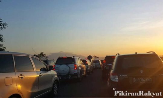 Arus Balik Tersendat di Sekitar Rest Area Tol Cipali