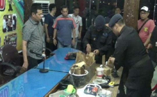 Tiga Terduga Teroris di Universitas Riau akan Ledakkan Gedung DPRD Riau dan DPR RI