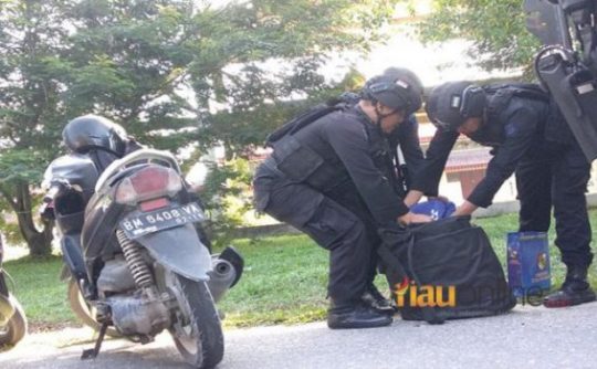 Densus 88 Tangkap 3 Terduga Teroris di Kampus Unri, 4 Bom Aktif Diamankan
